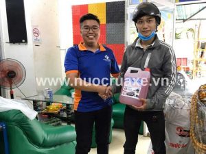 Khách đến mua hàng tại TAHICO