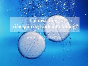 co-nen-dung-vien-sui-rua-kinh-o-to-1