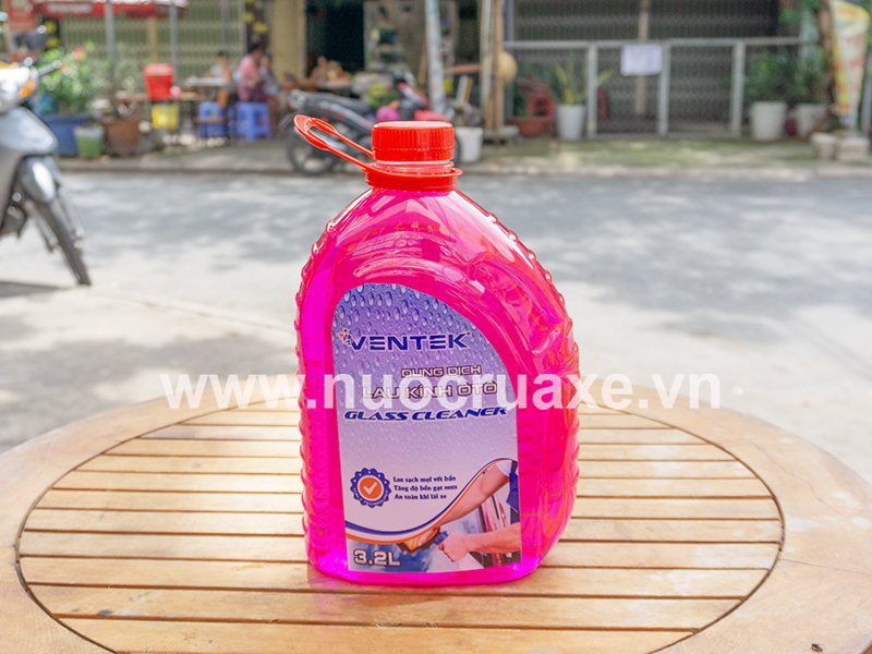 nuoc-rua-kinh-o-to-loai-nao-tot-3