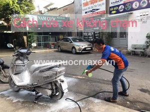 huong-dan-rua-xe-khong-cham-1