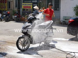 rua-xe-khong-cham-co-tot-khong-1