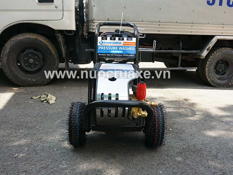 rua-xe-khong-cham-sach-khong-3