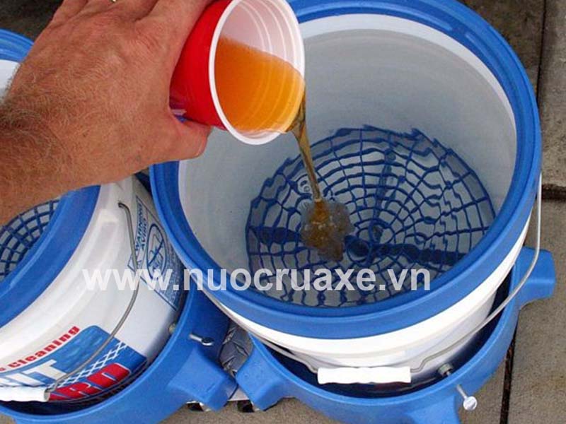nuoc-rua-xe-lai-chau-3