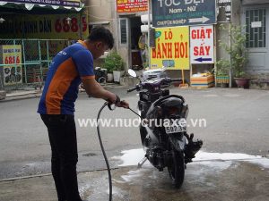nuoc-rua-xe-quang-ninh-1