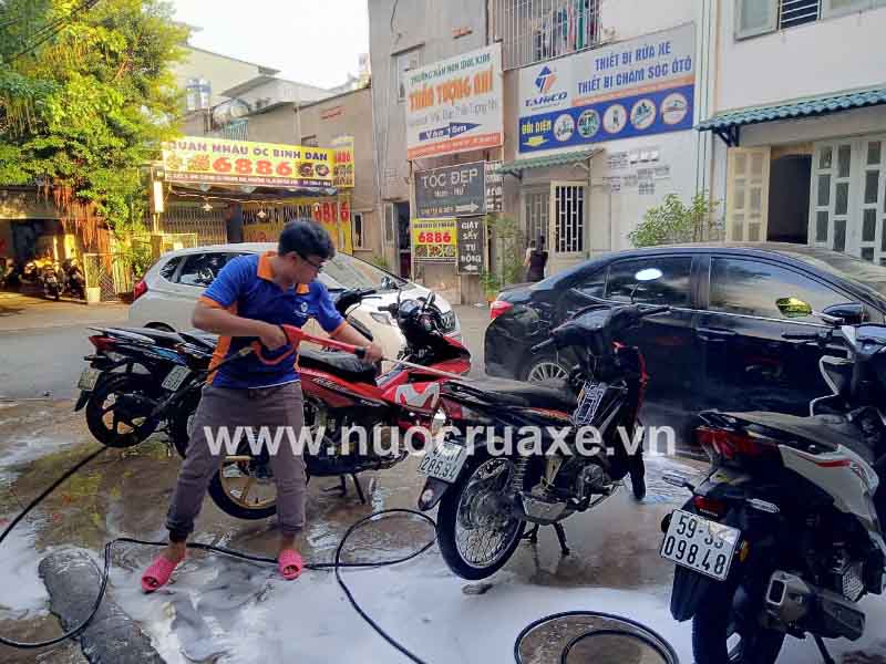 nuoc-rua-xe-vinh-phuc-1