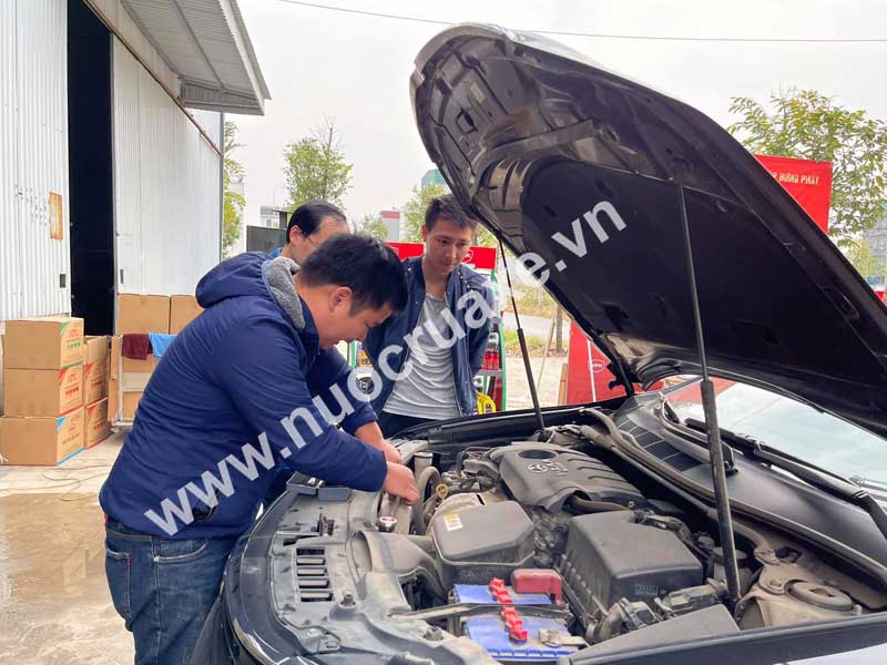 bao-lau-thi-nen-ve-sinh-khoang-may-o-to-1-lan-2