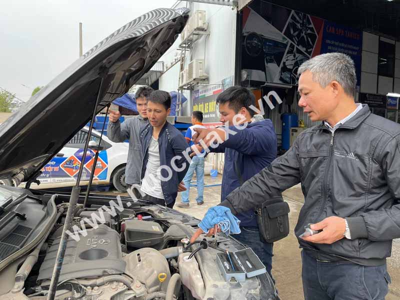 cach-rua-khoang-may-o-to-tai-nha-2
