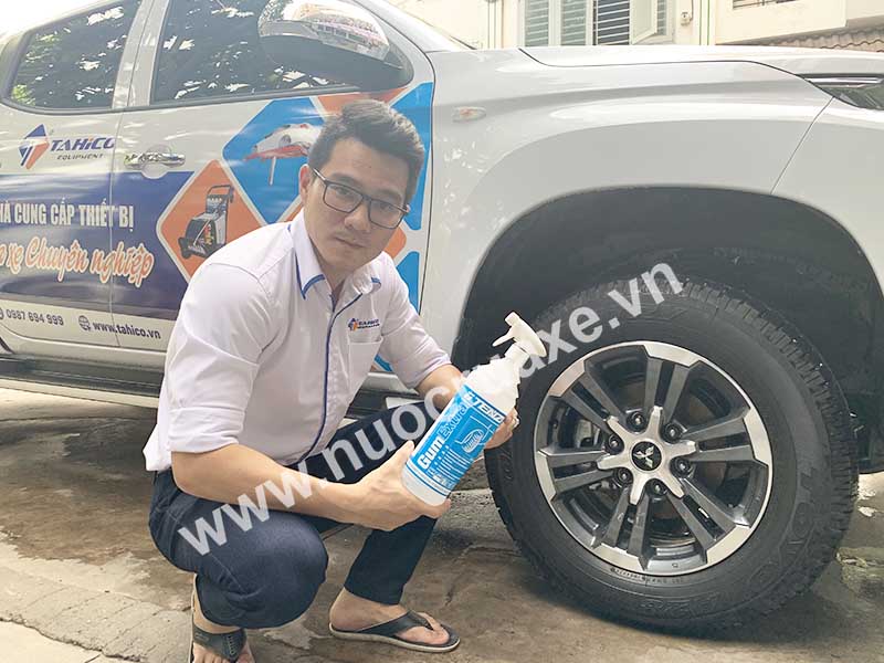 Dung dịch bảo dưỡng lốp và nhựa xe ô tô Gum Extra 1 lít