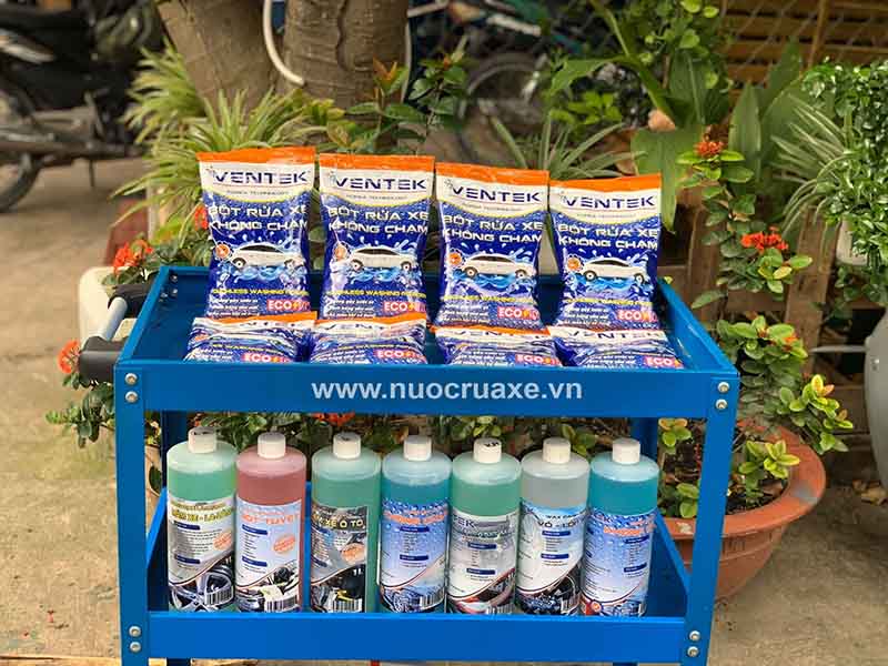 Gia-cua-dung-dich-rua-xe-khong-cham-3