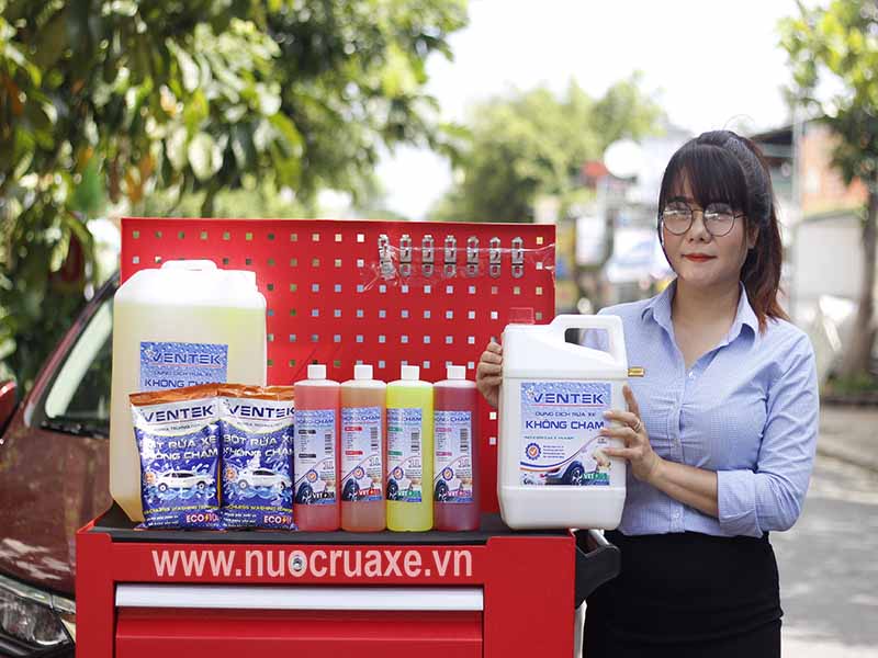 Nuoc-rua-xe-khong-cham-2
